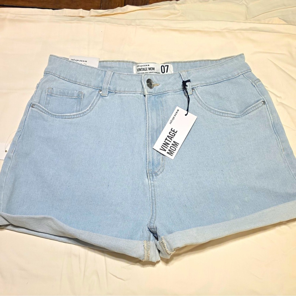 Refuge Denim Women's Vintage Mom High Rise Light Wash Cuffed Shorts #86